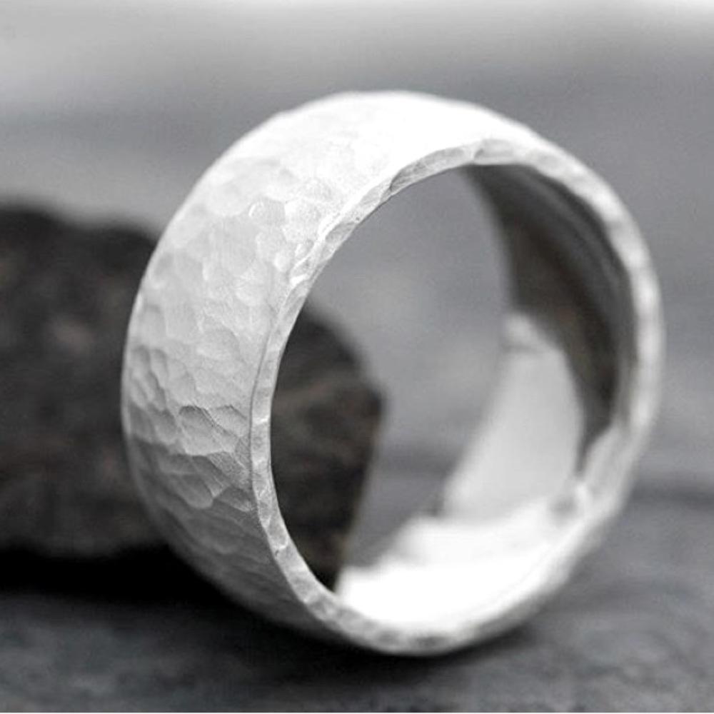 *NEW* Sterling Silver band~ ring size 6.25 with box & velvet pouch ready to gift